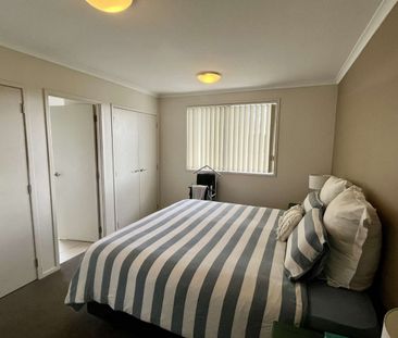 50 Greenbough Lane, Greenhithe - Photo 2