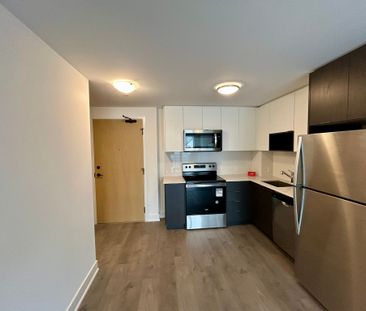 For Lease - 202 Burnhamthorpe Road Unit# 1703W, Mississauga, Ontario - Photo 3