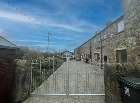 Starch Hall Farmhouse, Gallows Lane - Photo 3