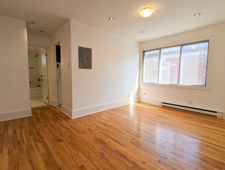 10653 Rue de Lille Montréal (Ahuntsic-Cartierville), QC H2B - Photo 2