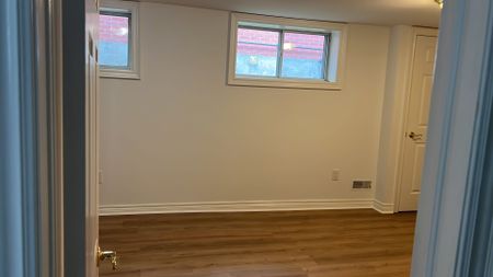 For Lease - 387 Crosby Avenue Unit# Bachlor-Basement, Richmond Hill, Ontario - Photo 4