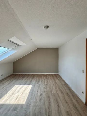 Haan Zentrum - Fußgängerzone! Großzügige Dachgeschosswohnung mit 2,5 Zimmern! - Photo 5