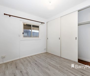 Stylish & Spacious Family Living - Photo 3