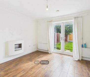 3 bedroom terraced house to rent - Photo 2