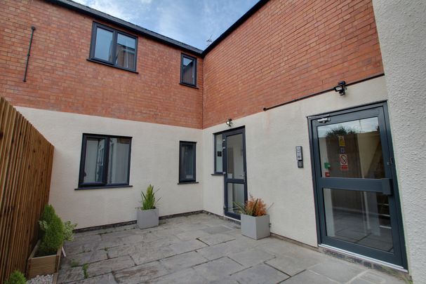 1 bed flat share to rent in Braunstone Gate, Leicester, LE3 - Photo 1