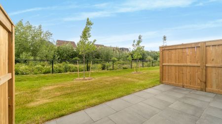 For Lease - 3055 Trailside Drive, Oakville, Ontario - Photo 2