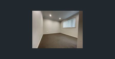 "Bright & Spacious 5-Bedroom Home with Large Backyard" - Photo 5