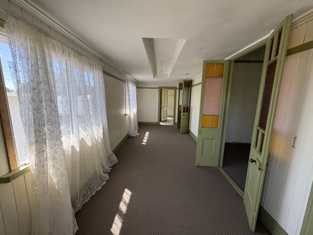 Spacious Unit - Photo 5