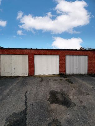 INSTAPKLARE WONING MET 3 SLAAPKAMERS, GARAGE EN ZONNIG TERRAS IN CENTRUM IEPER - Photo 1