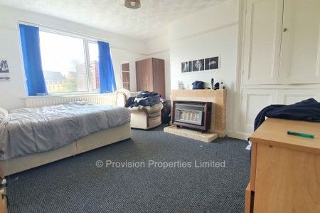 3 Bedroom House Central Hyde Park - Photo 2