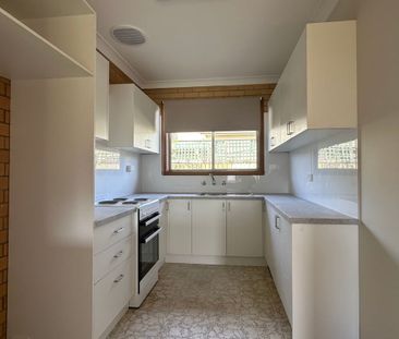 4 / 18A SCHUBERT CRESCENT, Wodonga - Photo 3
