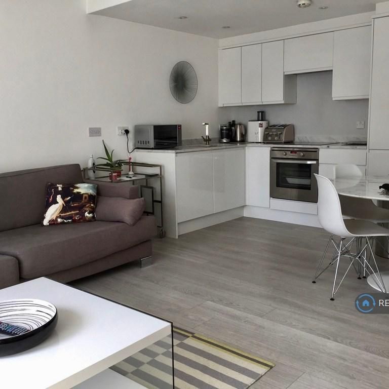 1 bedroom flat to rent - Photo 1