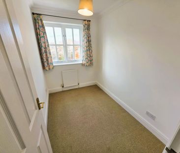 3 bedroom terraced house to rent - Photo 5