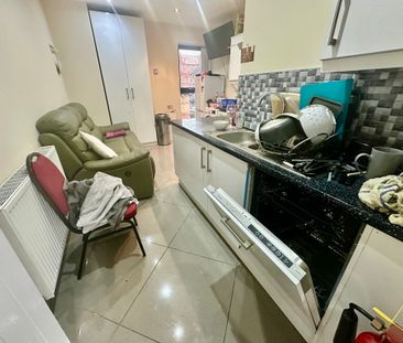 4 Bedroom Flat - Photo 6