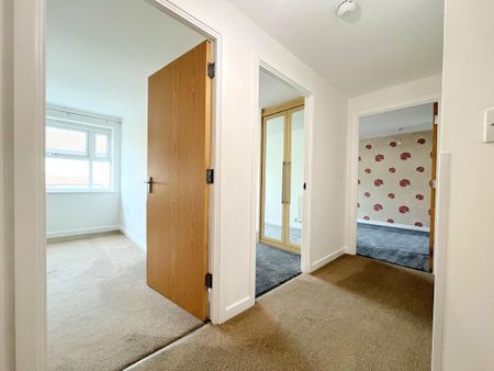 2 bedroom flat to rent - Photo 3