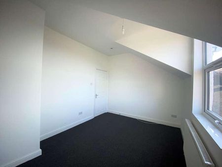 South Norwood Hill, SE25 - Photo 3