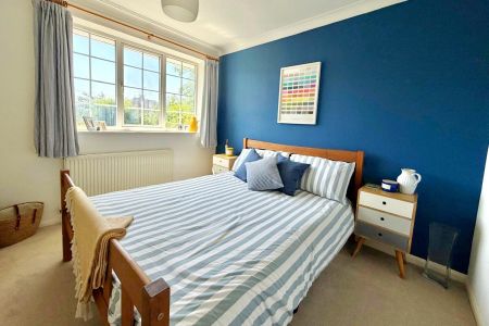 Kashmir Close, Addlestone, Surrey, KT15 - Photo 4