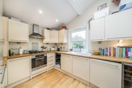 3 bedroom flat to rent - Photo 5