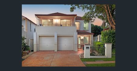 A Rare Glenwood Gem: Family Comfort Meets Lifestyle Convenience - Photo 4