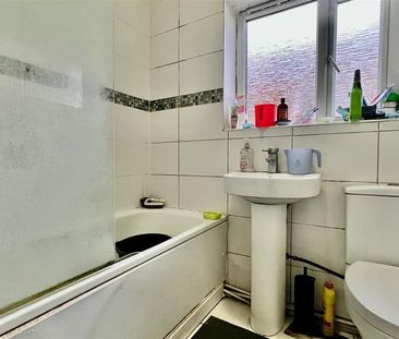 2 bedroom maisonette to rent - Photo 6