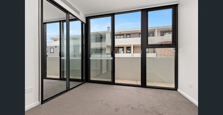 Penthouse Styled 3 Bedroom 2 Bathroom Apartment In the heart of Adamstown - Photo 4