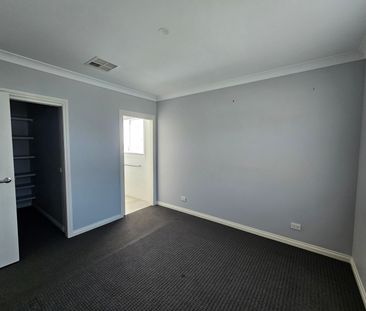 9 Latrobe Court, Wodonga VIC 3690 - House For Rent | Domain - Photo 2