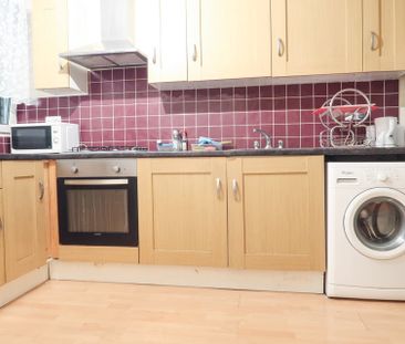 Room in a Shared Flat, Bow Central Line, E3 - Photo 3