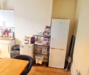 Room in a Shared House, Solway, N22 - Photo 5