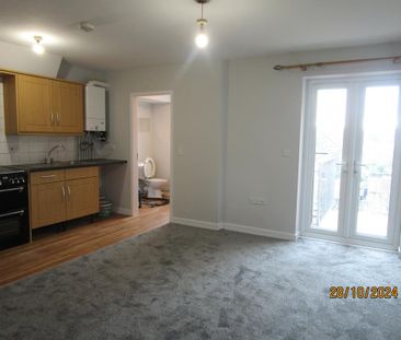 2 bedroom apartment to rent - Photo 4