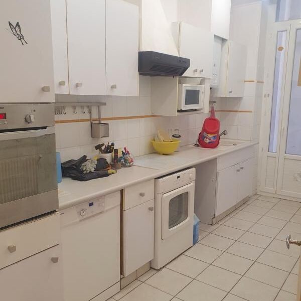 Appartement 2 pièces 66m2 MARSEILLE 4EME 980 euros - Photo 1