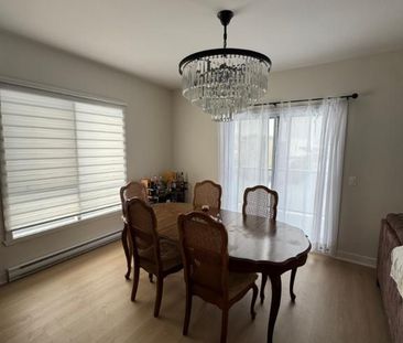 4.5 A LAVAL LUXUEUX ET TRÈS TRANQUILLE - Photo 2