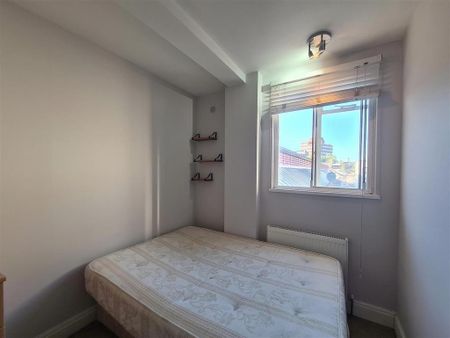 3 bedroom apartment to rent - Photo 3