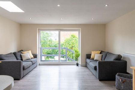 6 bedroom house to rent - Photo 2