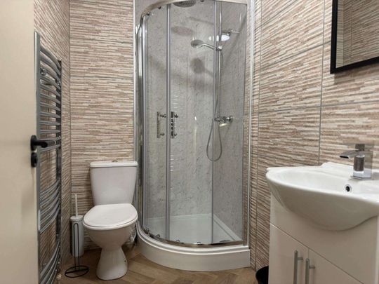 Church Street West Room 6 - Photo 1