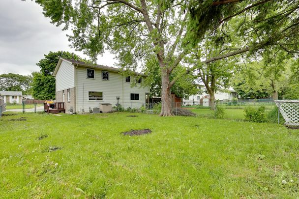 For Lease - 355 Somerset Crescent, Sarnia, Ontario - Photo 1