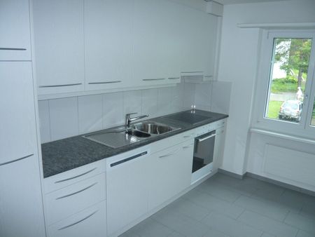 Helle 2-Zimmer-Wohnung mit Balkon und Aussicht in Effretikon - Photo 2