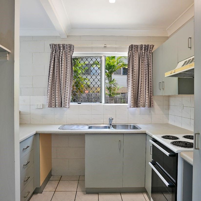 5/3 Alroy Street, Pimlico QLD 4812 - House For Rent - $350 | Domain - Photo 1
