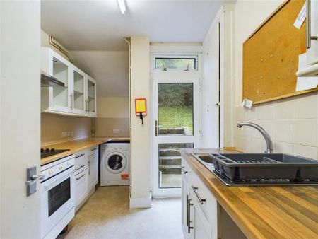 4 bedroom terraced house to rent - Photo 2