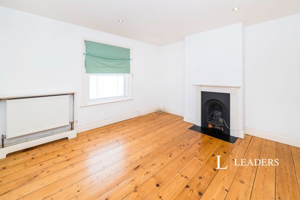 3 bedroom house to rent Stockwell Road, East Grinstead, West Sussex, RH19 - Photo 1