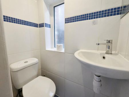 3 bedroom semi-detached house to rent - Photo 2