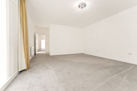 Hobson Road, Trumpington, Cambridge £4,500 pcm ⓘ The monthly or weekly payment required by the landlord. Read our glossary page , 4 bedrooms, mid terrace house, to let * Tenant info - Photo 4