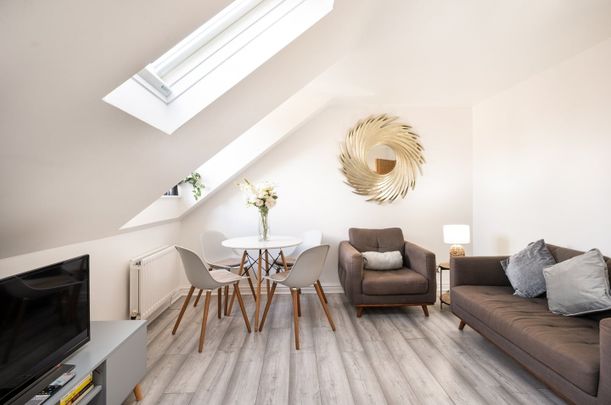 2 Bed Flat, Rhema Court, RG1 - Photo 1