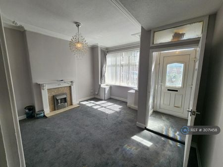 3 bedroom semi-detached house to rent - Photo 4