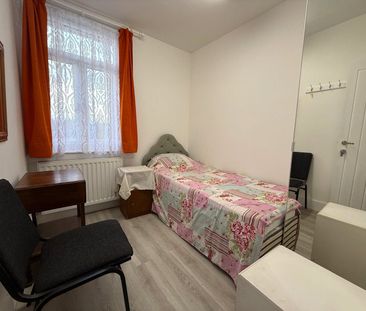 Lower Court Road, Epsom, Surrey, KT19 8SW - Photo 3