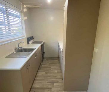 Cosy 3 Bedroom - Photo 3