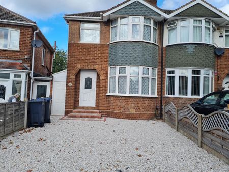 3 bedroom semi-detached house to rent - Photo 2