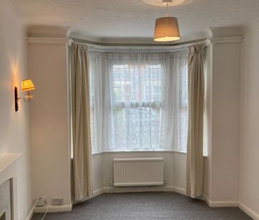 3 Bed Terraced House, Prince Of Wales Avenue, RG30 - Photo 3