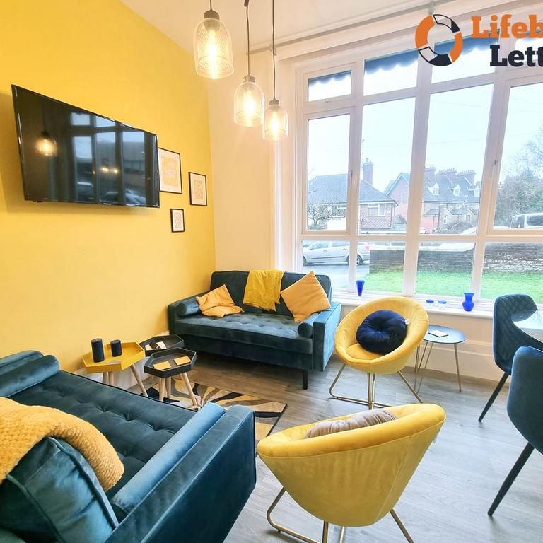 1 bedroom in a house share to rent - Photo 1