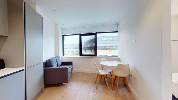 Studio to rent - Photo 1