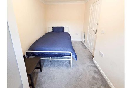 Duchess Close, Bridgwater, TA6 - Photo 3